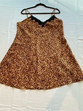 Mob wife delicates Leopard-Print Satin Chemise with Black Lace size large